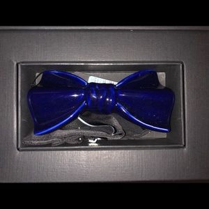 Cor Sine Labe Doli ceramic bow tie